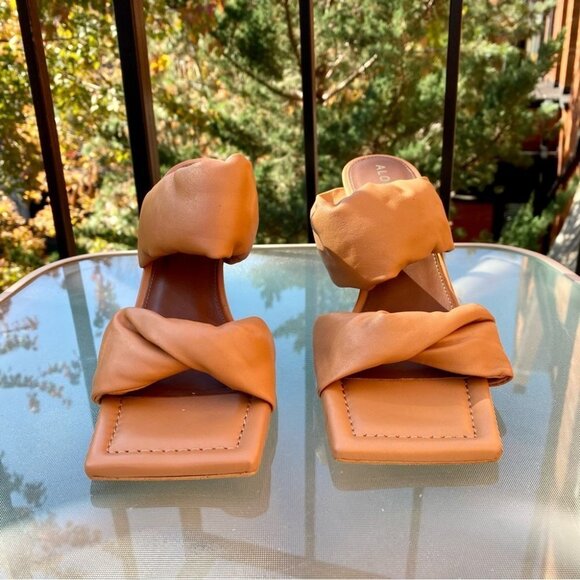 New Free People Alohas Natasha Puffy Mule Heel Sandals Leather in Camel Brown - Picture 5 of 15